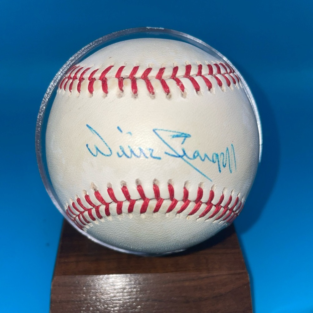 Willie Stargell autographed Signed MLB baseball w/ Display Stand